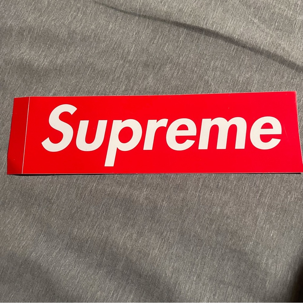 Supreme box logo